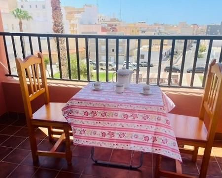 Castillo Suites, Vivienda Con Fines Turisticos El Castillo De Roquetas Roquetas de Mar Eksteriør billede